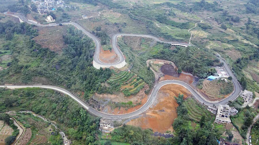 晴隆县鸡场至小丫黑农村道路项目交工验收